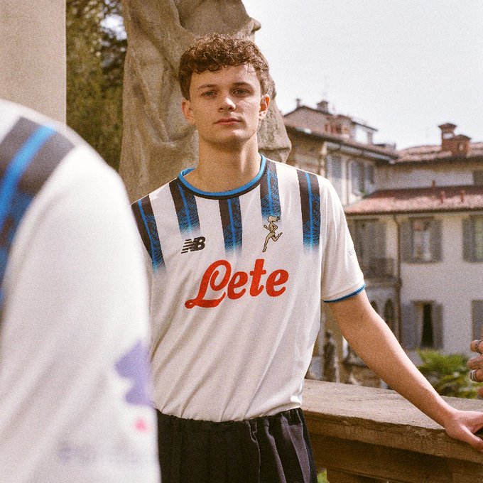 atalanta scalvini maglia away