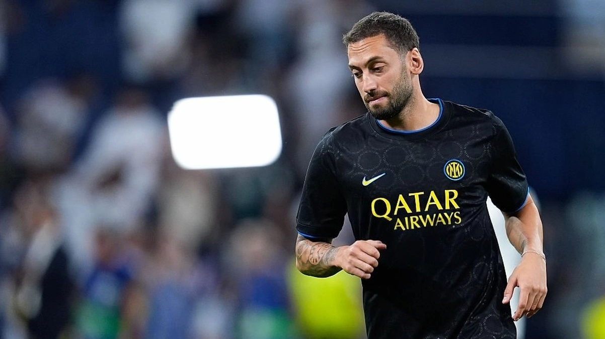 Inter, il rinnovo di Calhanoglu è da valutare: pesano infortuni e ingaggio